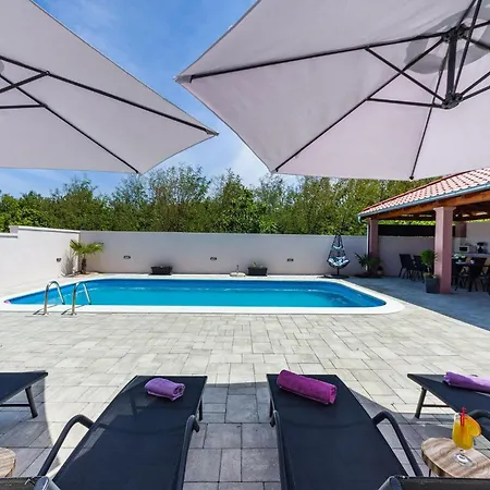 Awesome In With Outdoor Swimming Pool