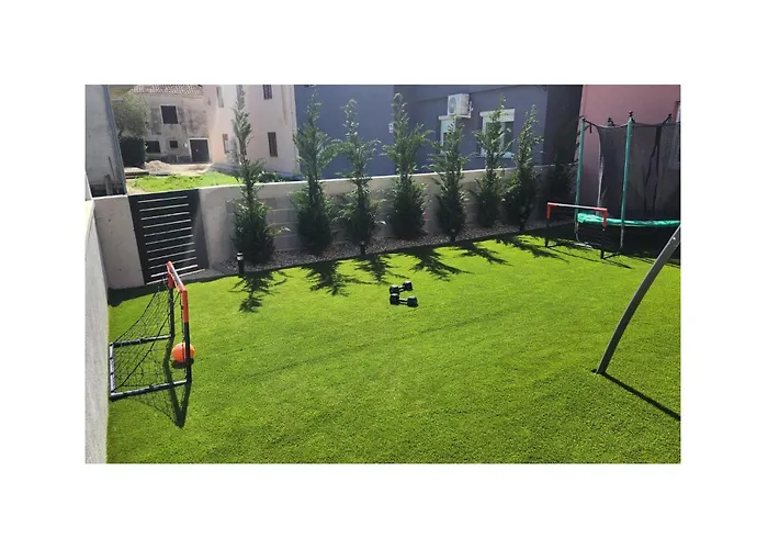 Pet Friendly In בית נופש