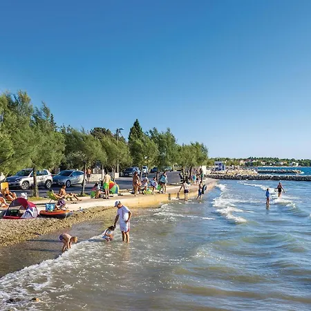 Awesome In With Outdoor Swimming Pool Сasa de vacaciones